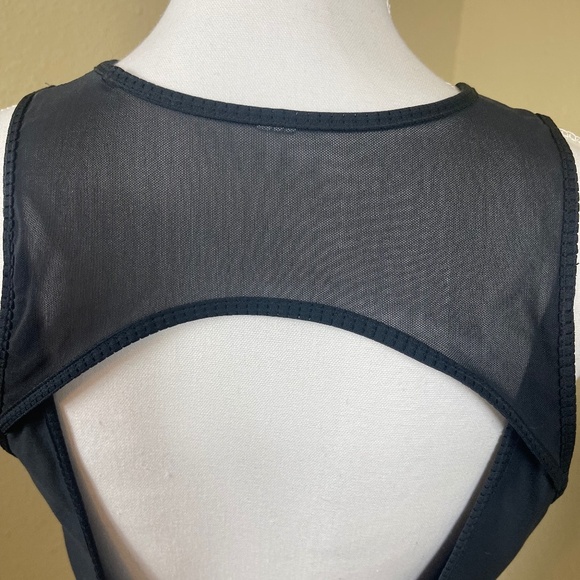 Under Armour black, mesh , open back, tank top size medium - Picture 5 of 6